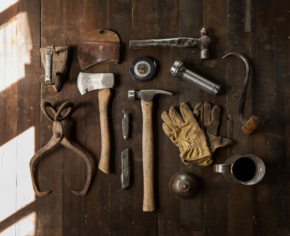 builder-hammer-tools